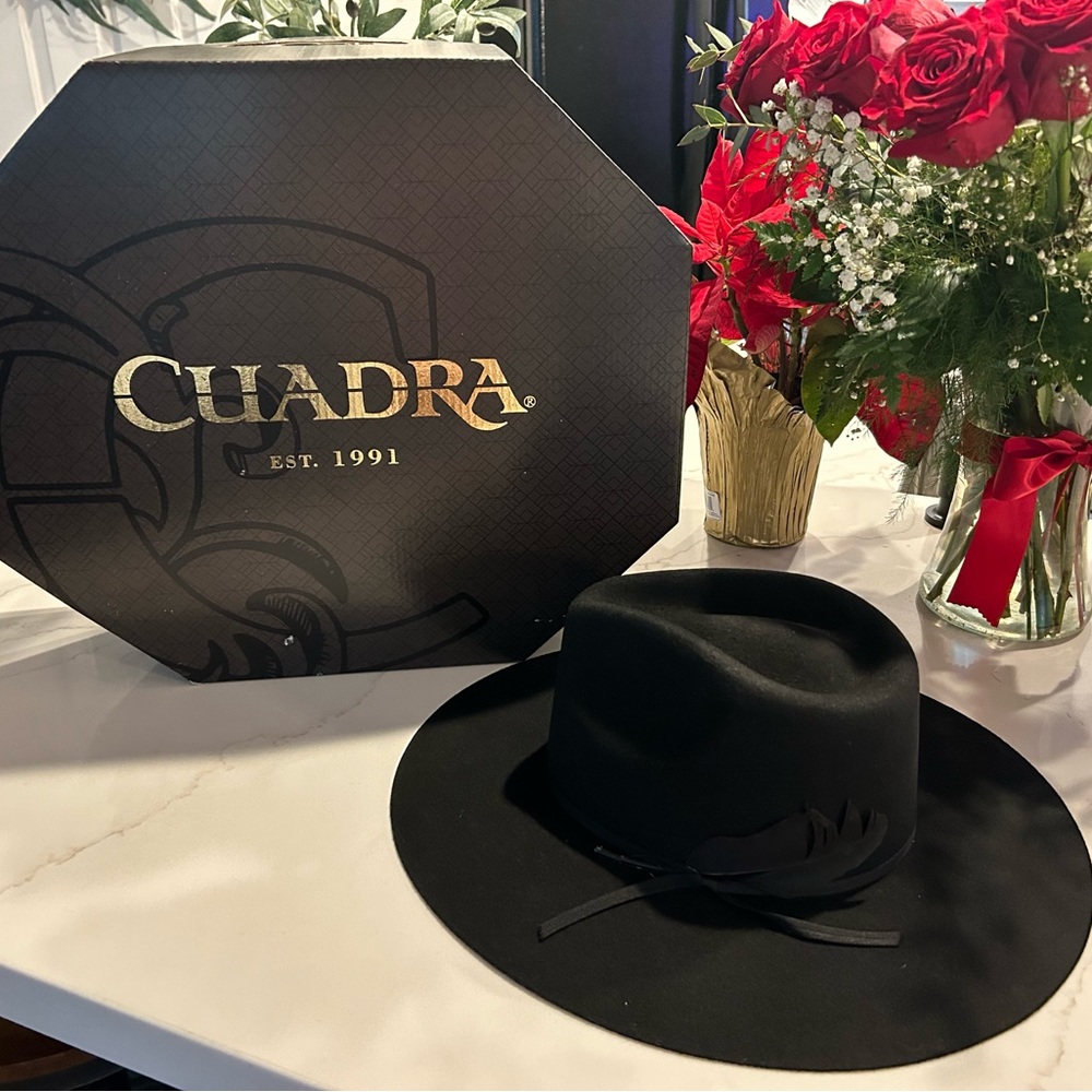 NIB Cuadra black Hat with black feather